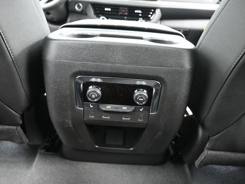 New 2026 Chevrolet Tahoe High Country AWD/4WD image 32