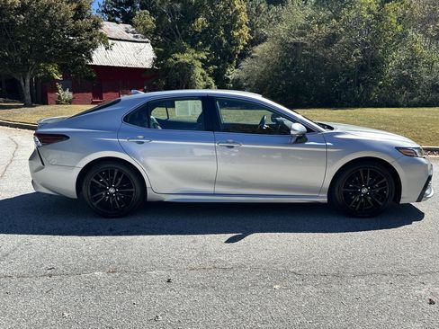 Used 2023 Toyota Camry XSE image 4