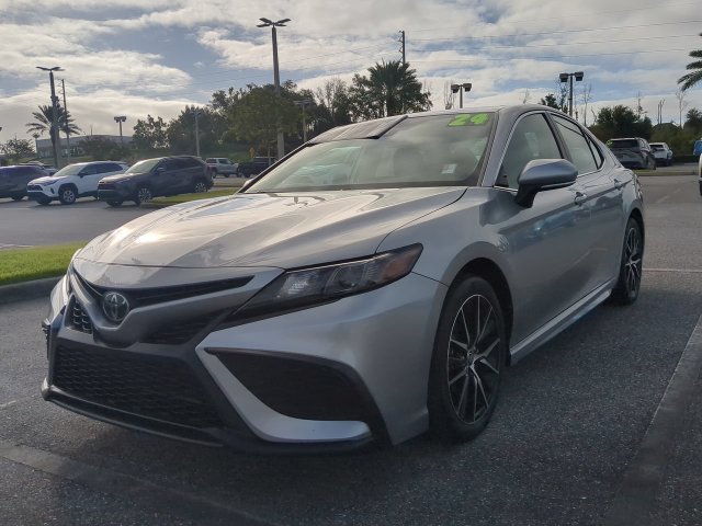 Used 2024 Toyota Camry SE FWD image 8