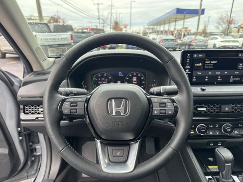Used 2025 Honda Accord Touring image 18