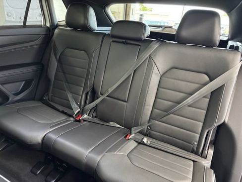 Used 2024 Volkswagen Atlas Cross Sport SEL R-Line AWD/4WD image 24