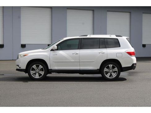 Used 2013 Toyota Highlander Limited image 2