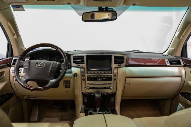 Used 2014 Lexus LX 570 4WD image 18