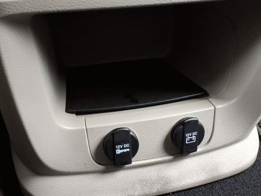 Used 2018 Dodge Grand Caravan SE w/ UConnect Hands-Free Group FWD image 30