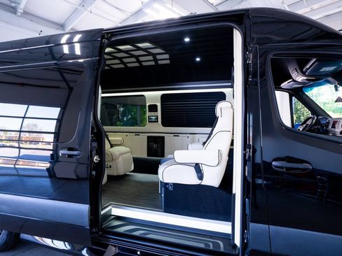 Used 2019 Mercedes-Benz Sprinter 170 image 34