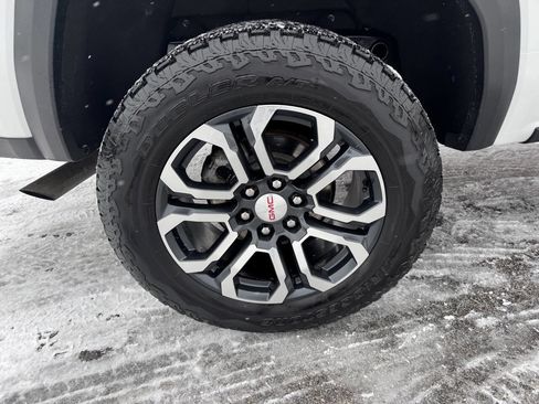 Used 2024 GMC Canyon AT4 w/ Technology Package image 6