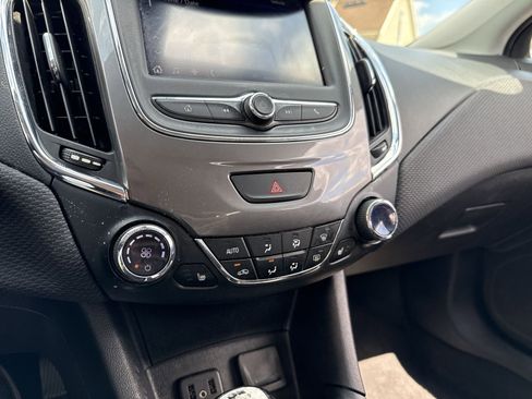 Used 2019 Chevrolet Cruze LT w/ LT Fleet Convenience Package FWD image 31