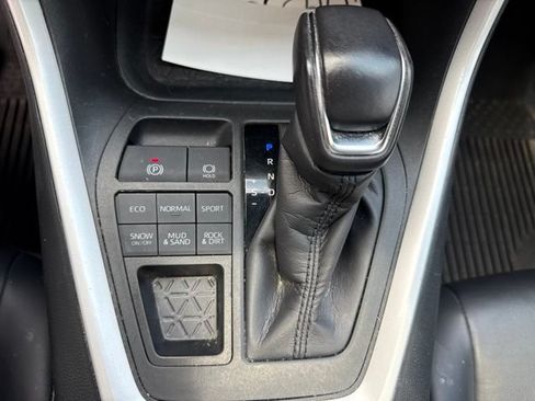Used 2020 Toyota RAV4 XLE Premium AWD/4WD image 15