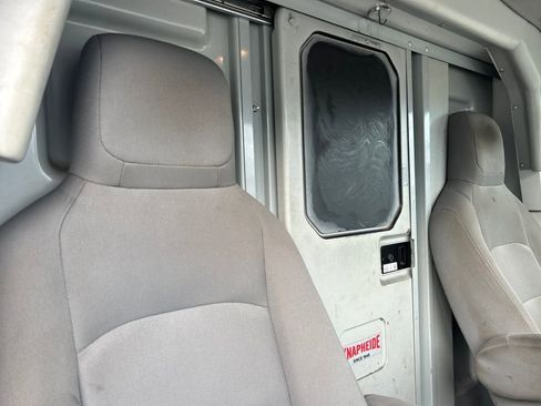 Used 2019 Ford E-350 and Econoline 350 Super Duty w/ Power Windows & Locks Group image 12