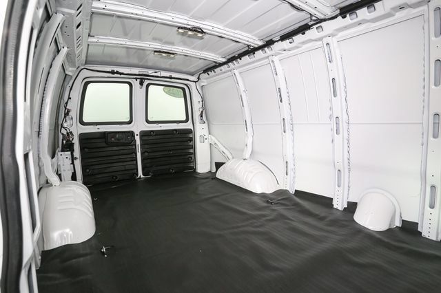 Used 2025 GMC Savana 3500 Extended w/ Driver Convenience Package RWD image 19
