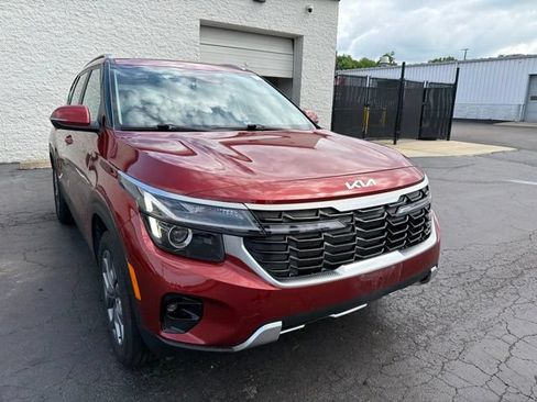 Used 2024 Kia Seltos S AWD/4WD image 3