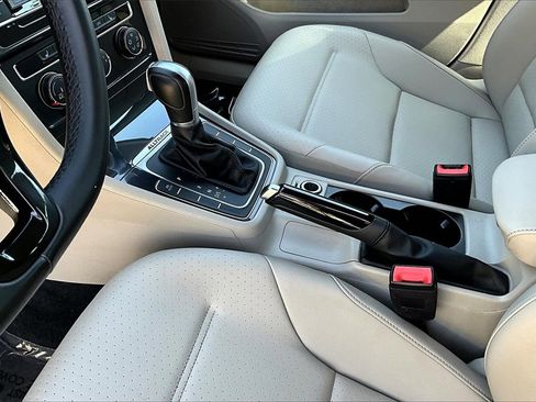 Used 2019 Volkswagen Golf Alltrack S image 18