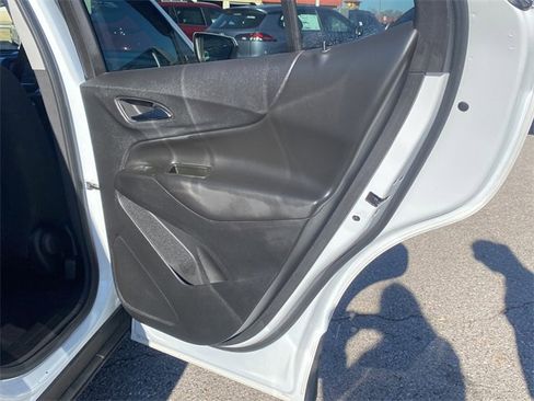Used 2023 Chevrolet Equinox LT image 12