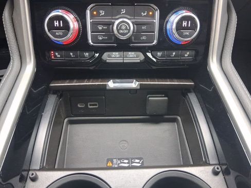 Used 2022 GMC Yukon Denali w/ Advanced Technology Package image 31