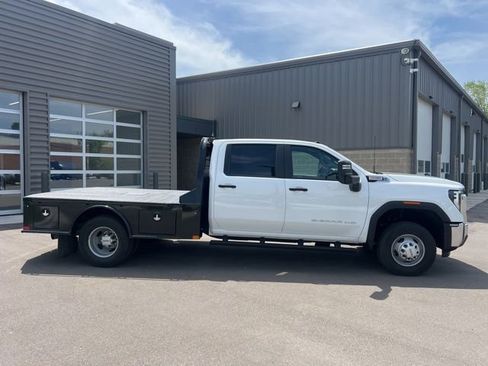 Used 2025 GMC Sierra 3500 Pro w/ Convenience Package AWD/4WD image 4
