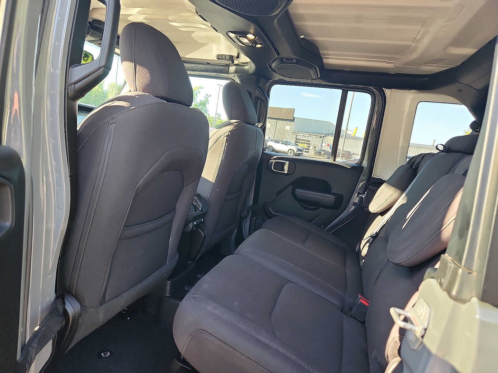 Used 2023 Jeep Wrangler Unlimited w/ Cold Weather Group AWD/4WD image 10