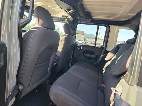 Used 2023 Jeep Wrangler Unlimited w/ Cold Weather Group AWD/4WD image 10