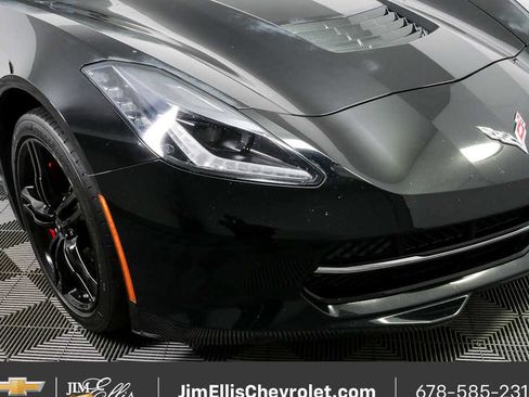 Used 2017 Chevrolet Corvette Stingray Coupe w/ 1LT image 32
