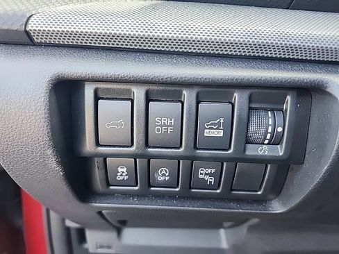 Used 2020 Subaru Forester Limited AWD/4WD image 9