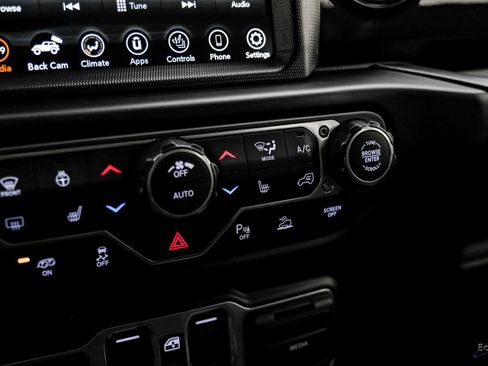 Used 2022 Jeep Wrangler Unlimited Rubicon w/ Xtreme Recon 35" Tire Package image 67