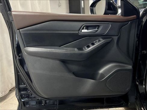 Certified 2023 Nissan Rogue SV w/ SV Premium B Package image 9