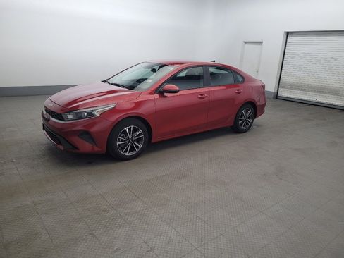 Used 2023 Kia Forte LXS w/ LXS Technology Package FWD image 2