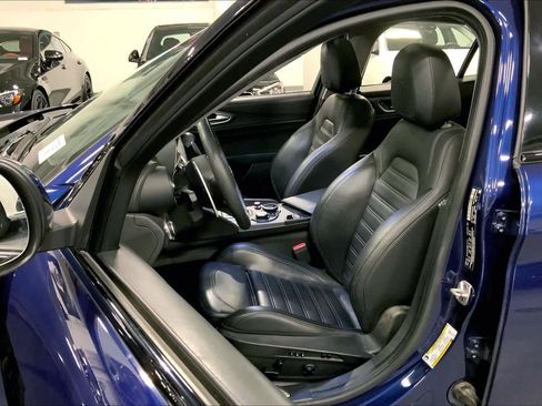 Used 2019 Alfa Romeo Giulia Ti Sport w/ Quick Order Package 22U Sport image 7