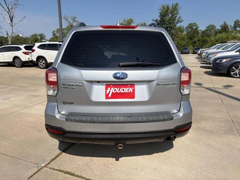 Used 2017 Subaru Forester 2.5i w/ Alloy Wheel Package AWD/4WD image 7