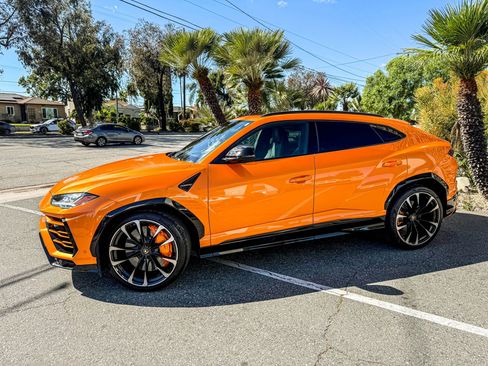 Used 2021 Lamborghini Urus image 6