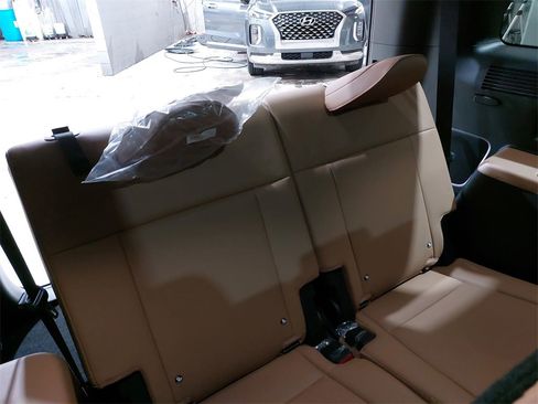 Used 2025 Hyundai Santa Fe Limited image 12