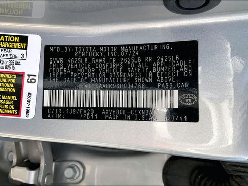 Used 2025 Toyota Camry LE FWD image 33