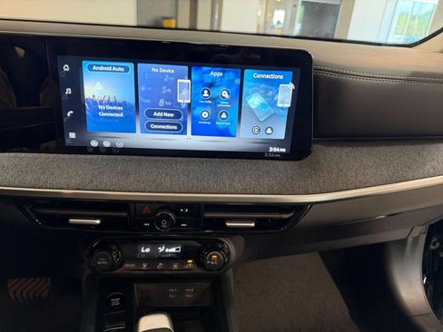 Used 2026 Nissan Kicks SV FWD image 17
