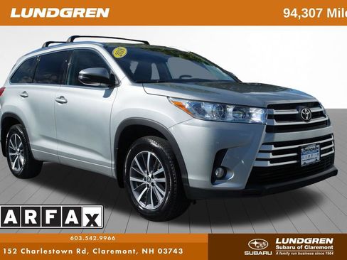 Used 2018 Toyota Highlander XLE w/ Carpet Mat Package (TMS) AWD/4WD image 1