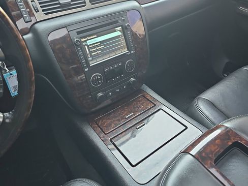 Used 2013 GMC Yukon Denali AWD/4WD image 29