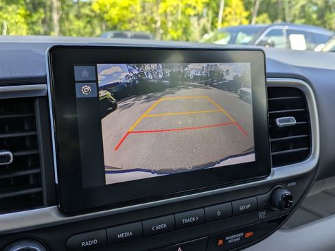 Certified 2025 Hyundai Venue SEL FWD image 21