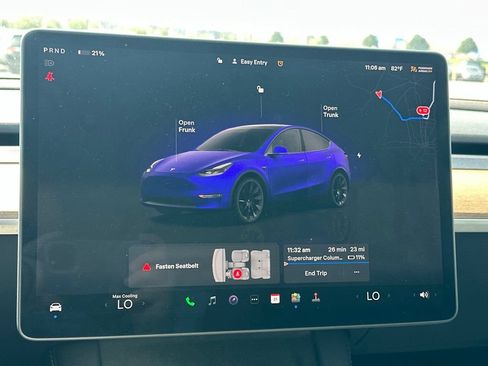 Used 2024 Tesla Model Y Long Range AWD/4WD image 24