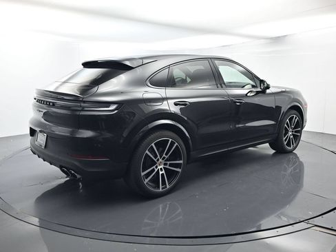 Certified 2025 Porsche Cayenne Coupe AWD/4WD image 15