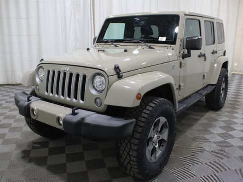 Used 2014 Buick LaCrosse Leather w/ Driver Confidence Package image 44