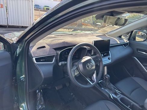 Used 2025 Toyota Corolla Cross XLE image 14