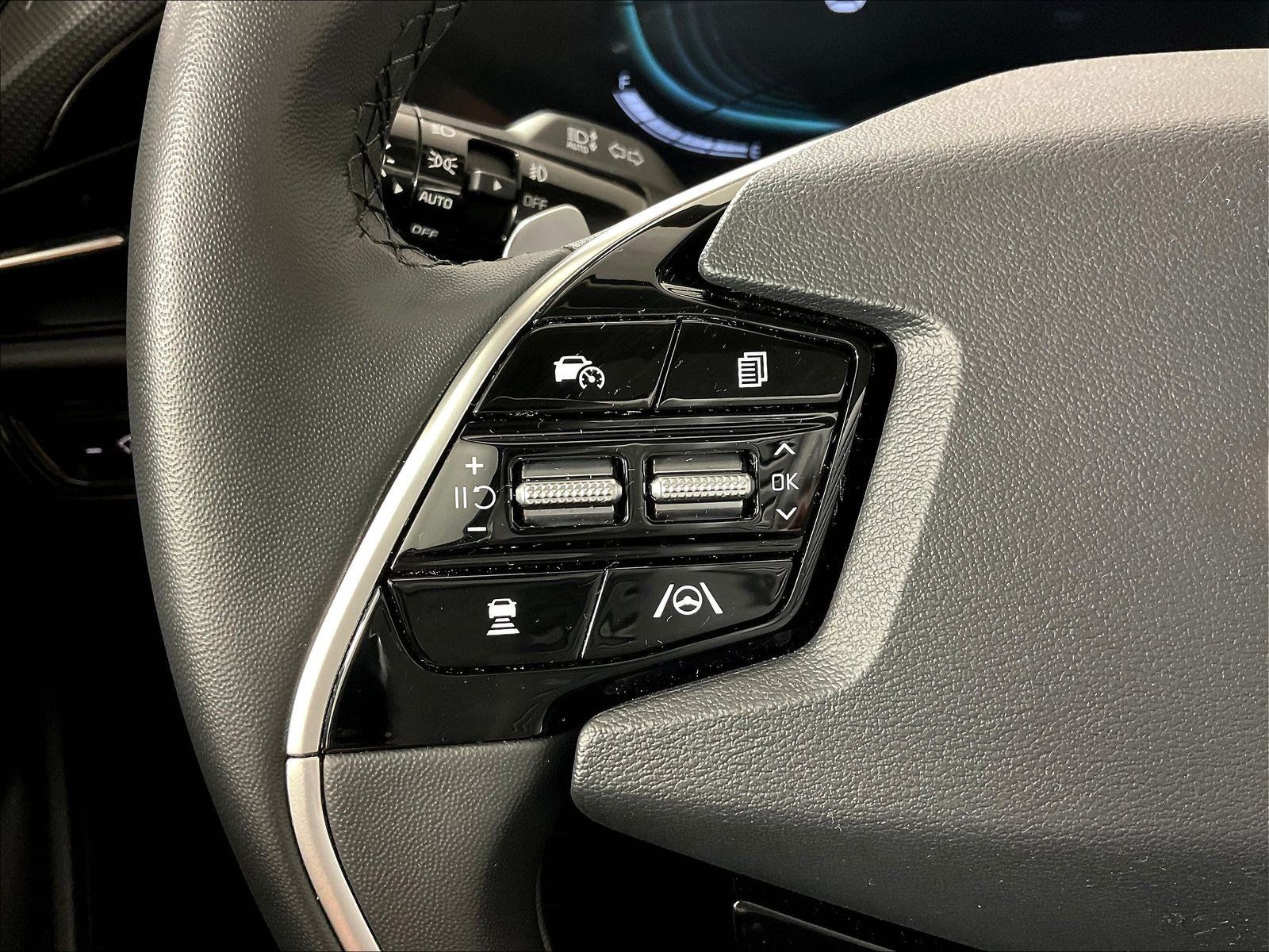 Used 2023 Kia Niro EX Touring FWD image 11