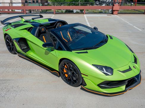 Used 2021 Lamborghini Aventador SVJ AWD/4WD image 2