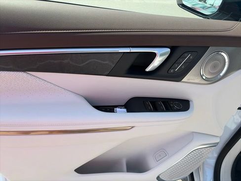 New 2026 Buick Enclave Avenir w/ Super Cruise Package FWD image 17