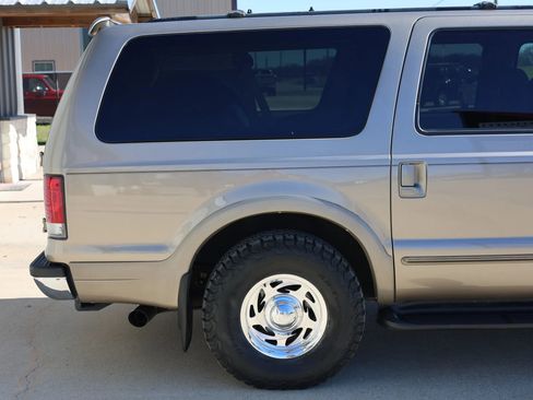 Used 2000 Ford Excursion XLT image 14