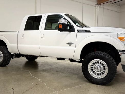 Used 2016 Ford F250 Lariat w/ Lariat Ultimate Package AWD/4WD image 5
