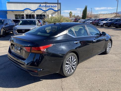 Used 2023 Nissan Altima 2.5 SV image 5
