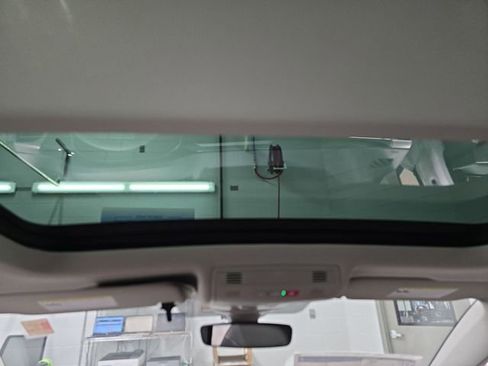 New 2026 Volkswagen Taos SE FWD image 15