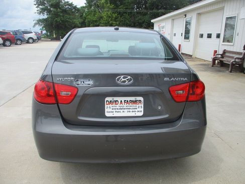 Used 2009 Hyundai Elantra SE FWD image 6