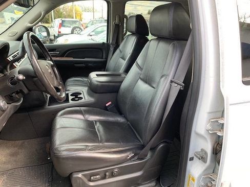 Used 2007 GMC Yukon XL SLT w/ SLT Preferred Equipment Group image 18