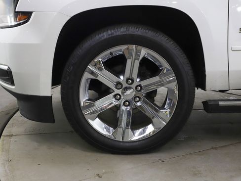 Used 2020 Chevrolet Suburban Premier image 28