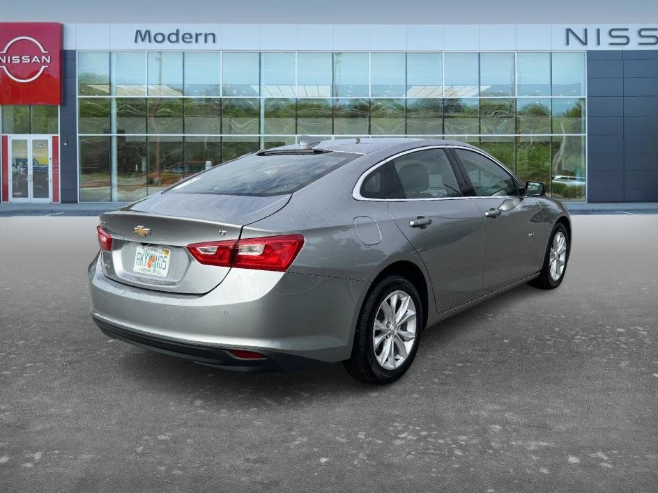 Used 2025 Chevrolet Malibu LT FWD image 5